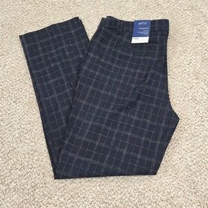 NWT Apt. 9 Torie Navy Plaid Straight Leg Dress Pants - Size 16 - MSRP $48